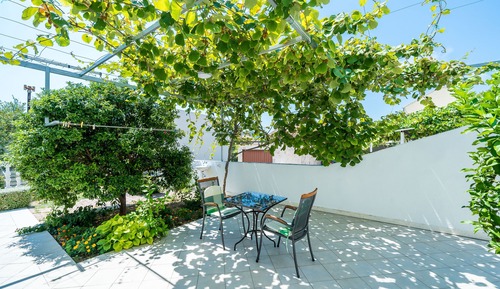 Studio (Studio Apartment with Terrace-5)