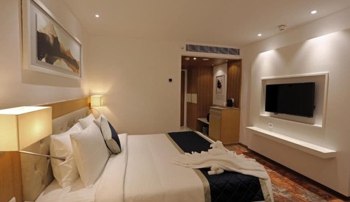 Suite, 1 King Bed, Non Smoking