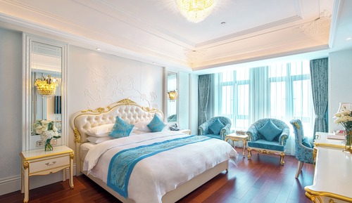 Deluxe Room, 1 King Bed, Non Smoking