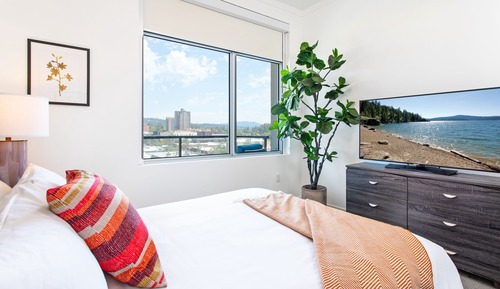 Room, 1 King Bed, Mountain View (King)
