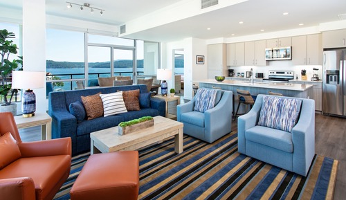 Room, Lake View
