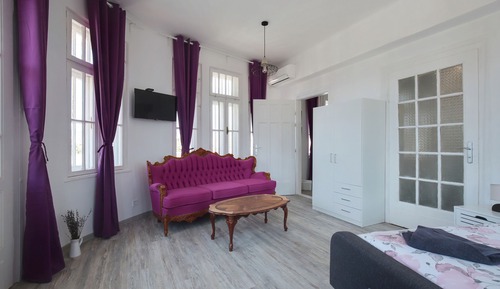Exclusive Apartment, 1 Queen Bed with Sofa bed, Kitchenette, City View
