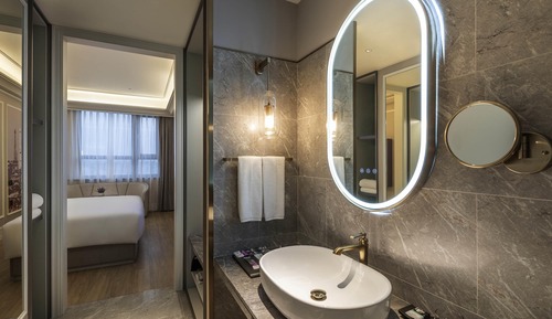 Standard Room, 1 King Bed