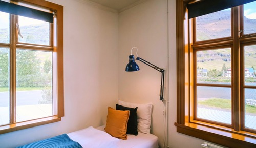 Single Room, Private Bathroom