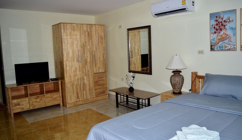 Superior Room, 1 King Bed, Ensuite, Garden View