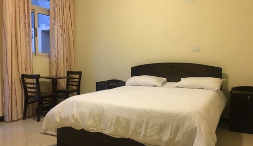 Basic Room, 1 Queen Bed, Non Smoking, Balcony