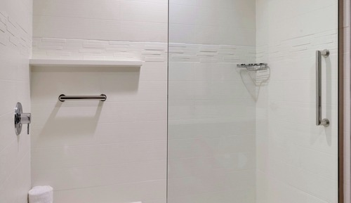 Studio, 1 King Bed with Sofa bed (Mobility Accessible, Tub)