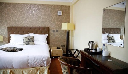 Standard Room, 1 King Bed
