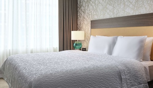 Suite, 1 King Bed, Accessible (Hearing)