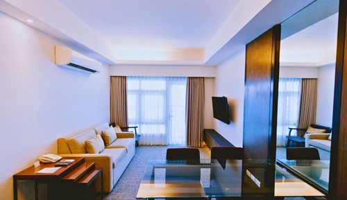 Seaview One-Bedroom Suite