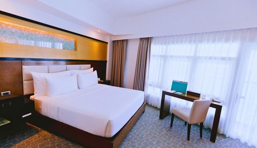 Seaview Deluxe King Bed