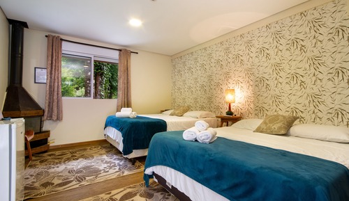 Deluxe Room, 2 Queen Beds, Hot Tub, Garden Area