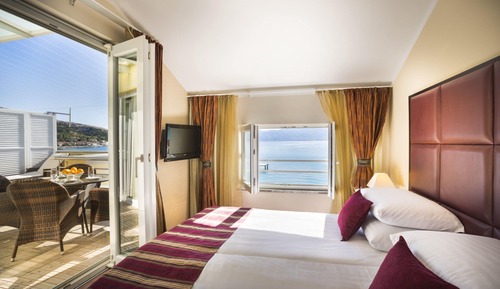 Suite for 2+2 with Jacuzzi Seaview