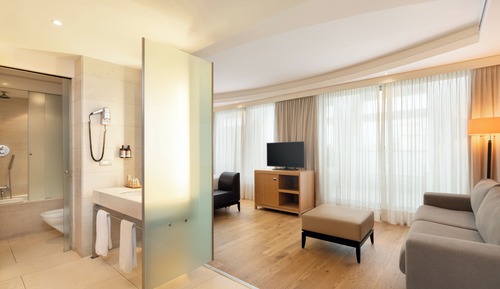 Family Twin With Balcony