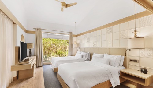 Premier Room, 2 Queen Beds, Non Smoking, Garden View