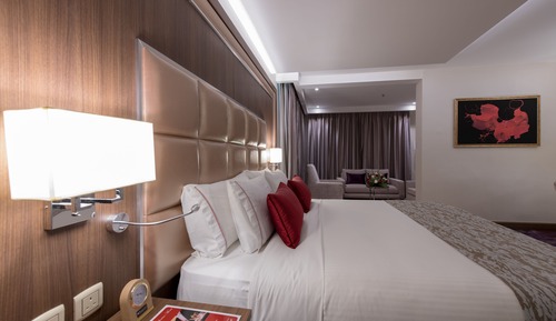 Junior Suite, 1 King Bed, Smoking