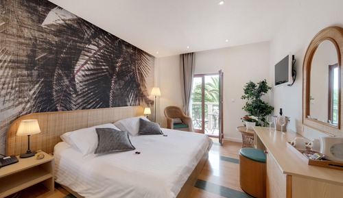 Superior Double Room, Balcony, Partial Sea View