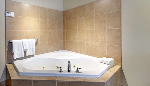 Suite, 1 King Bed, Non Smoking, Jetted Tub