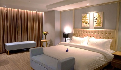 Suite (Ultra Sassy Double)