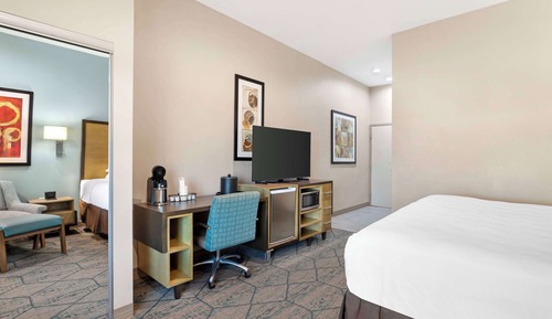 Standard Room, 1 King Bed, Accessible, Bathtub