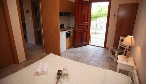 Family Apartment, 2 Bedrooms, 2 Bathrooms, Garden View