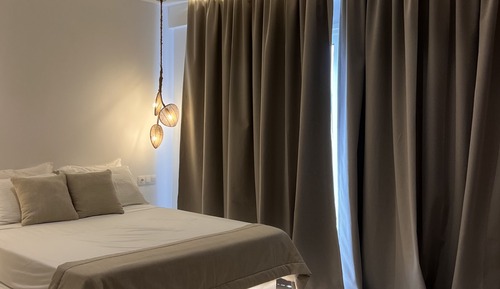 Luxury Suite with Indoor Jetted Tub & Sea View