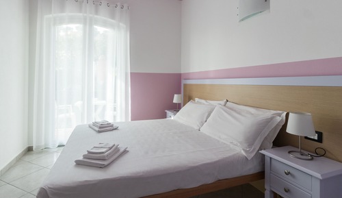 Apartment, 2 Bedrooms, 2 Bathrooms, Partial Sea View