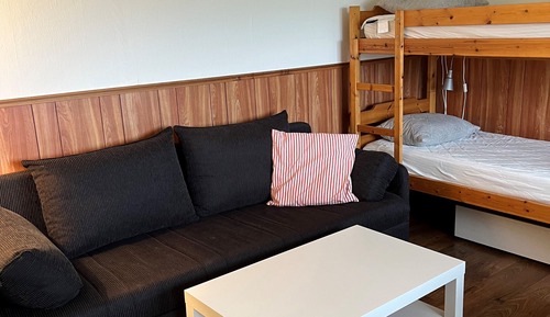 Cabin, 2 Bedrooms, Private Bathroom (9-10an)