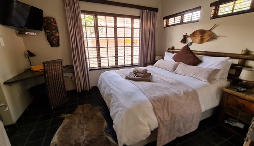 Standard Chalet, 2 Bedrooms, 2 Bathrooms, Garden Area