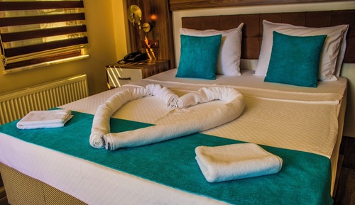 Economy Room, 1 Queen Bed, Garden View