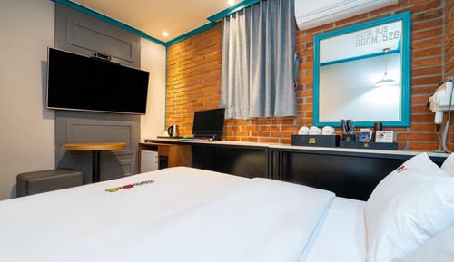 Room (Mini Room (OTT))