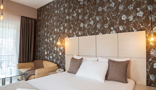 Superior, Queen Room