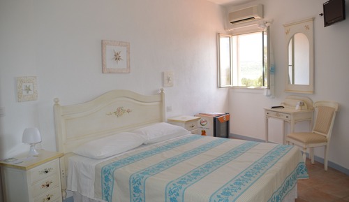 Classic Double or Twin Room, Hill View