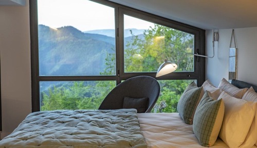 Suite, Mountain View