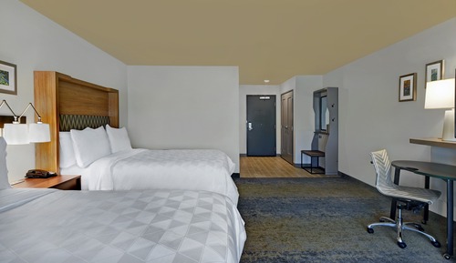 Standard Room, 2 Queen Beds, Accessible (Communication, Roll-In Shower)