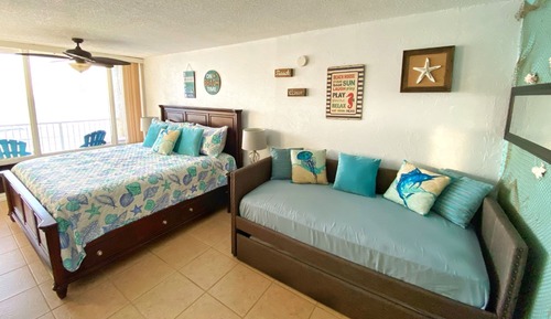 Romantic Studio, Kitchen, Ocean View