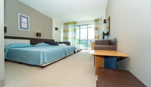 Standard Double or Twin Room, Side Sea View