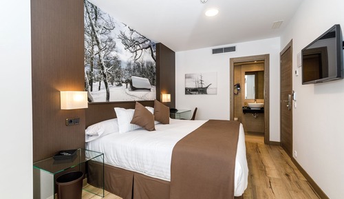 Double Room (Paseo de Pereda)