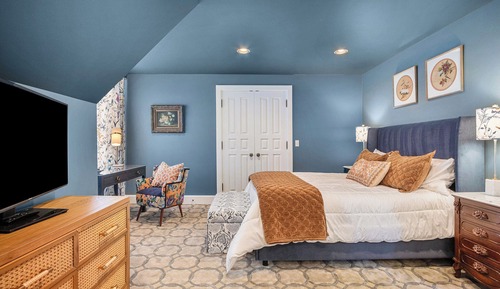 Signature Room, 1 Queen Bed, Non Smoking, Bathtub