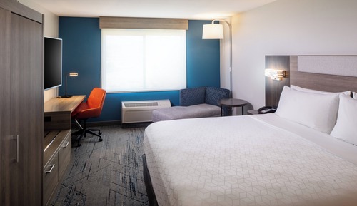 Standard Room, 1 King Bed, Accessible Bathtub (Mobility)