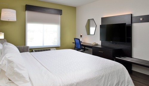 Suite, 1 King Bed, Mobility Accessible (Communications, Mobil, Accessible Tub)