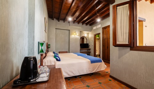 Double Room (Solo Alojamiento)