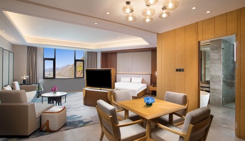 Superior Room, 1 King Bed