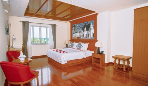 Royal Sunset Family Suite