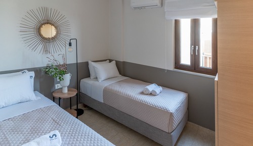 Syra Bay 4.5 (1st floor)