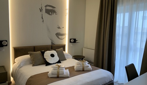 Deluxe Double Room, Non Smoking, Ensuite (Glance)