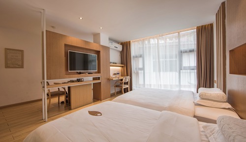 Family Room (Superior)