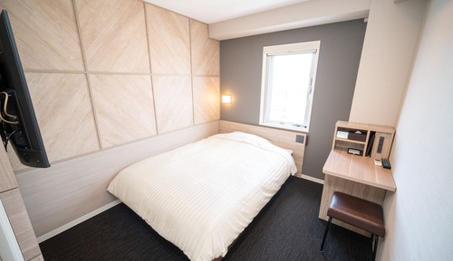 Semi-double Room, Smoking