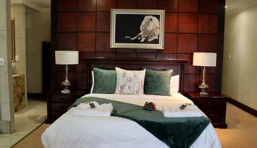 Executive Studio Suite (Elephant)