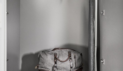 Deluxe Room, Non Smoking (One King Bed, 1 Double Pullout Sofa) (Includes Early Park Admission*)